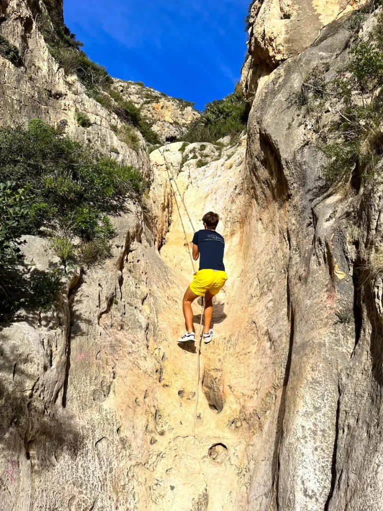 67d3ff17f35c1a24cdaf4b7a cala dels testos 12